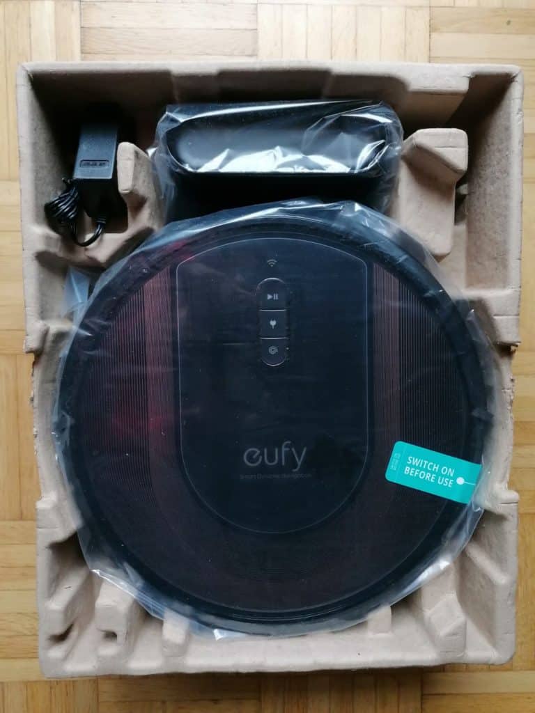 eufy RoboVac G30 Hybrid in Verpackung