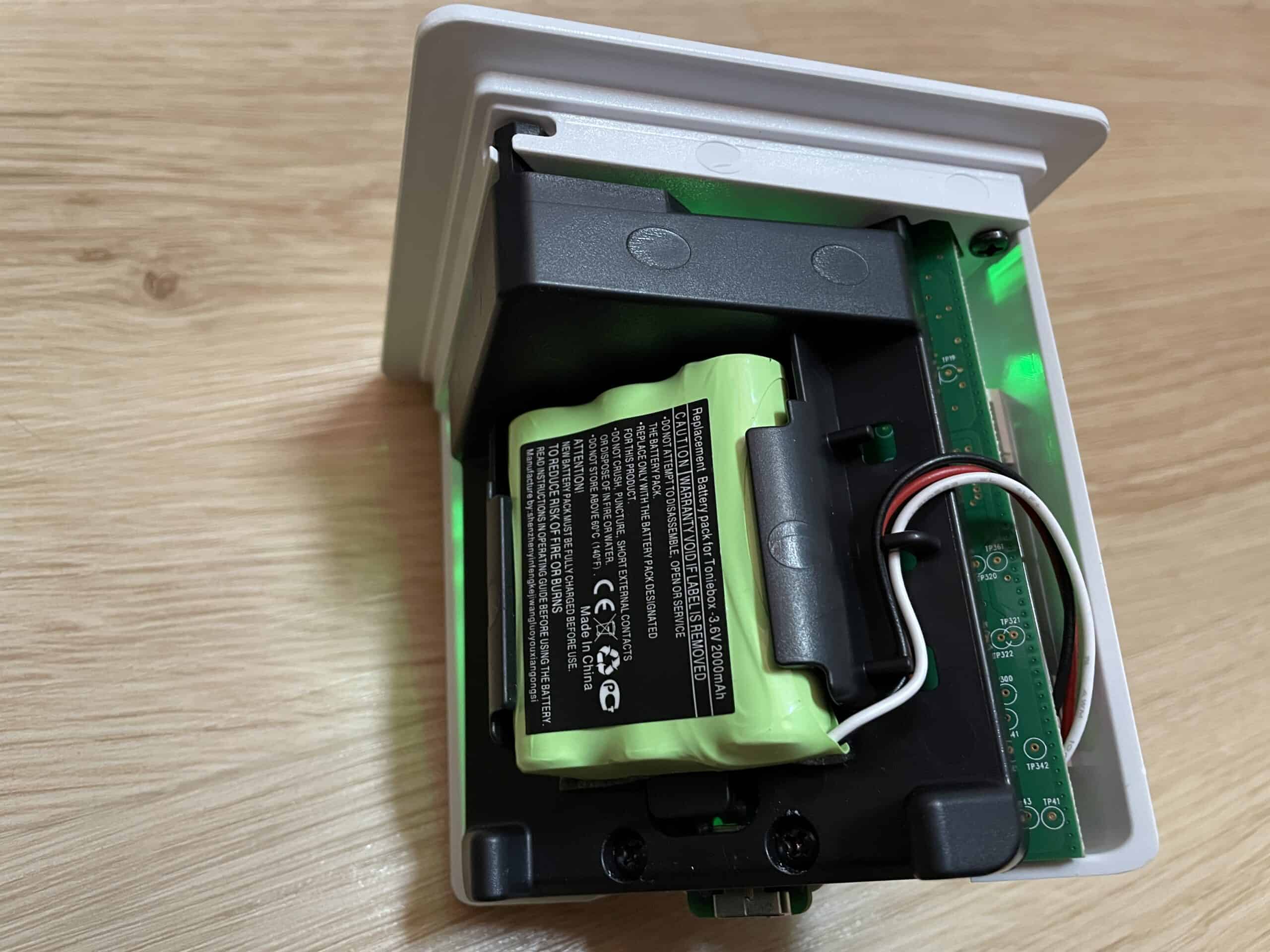 Akku Wechsel bei der Toniebox / Changing the Toniebox battery 